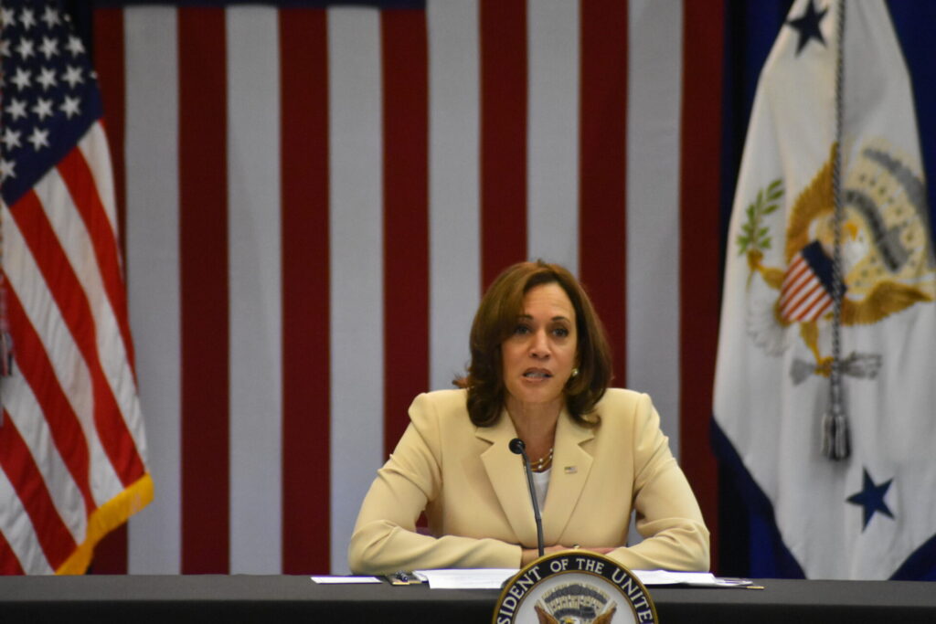 (NEW) US Vice President Kamala Harris delivers remarks at the 113th NAACP National Convention in Atlantic City, NJ. July 18, 2022, Atlantic City, New Jersey, USA: The US Vice President, Kamala Harris, delivers remarks at the 113th NAACP National Convention in Atlantic City, New Jersey. The convention focuses on critical issues ahead of the November elections, from voting rights, abortion rights and police accountability. Being America’s first Black woman vice president, Harris addresses the nation’s leading civil rights organization just months before the 2022 midterms. Credit: Kyle Mazza/TheNews2 (Foto: Kyle Mazza/TheNews2/Deposit Photos)